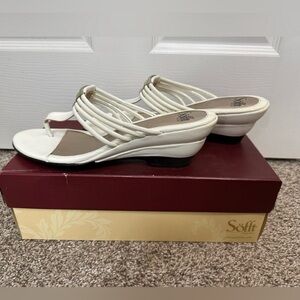 Sofft White Slip On Sandals Sz 11 New with Box
